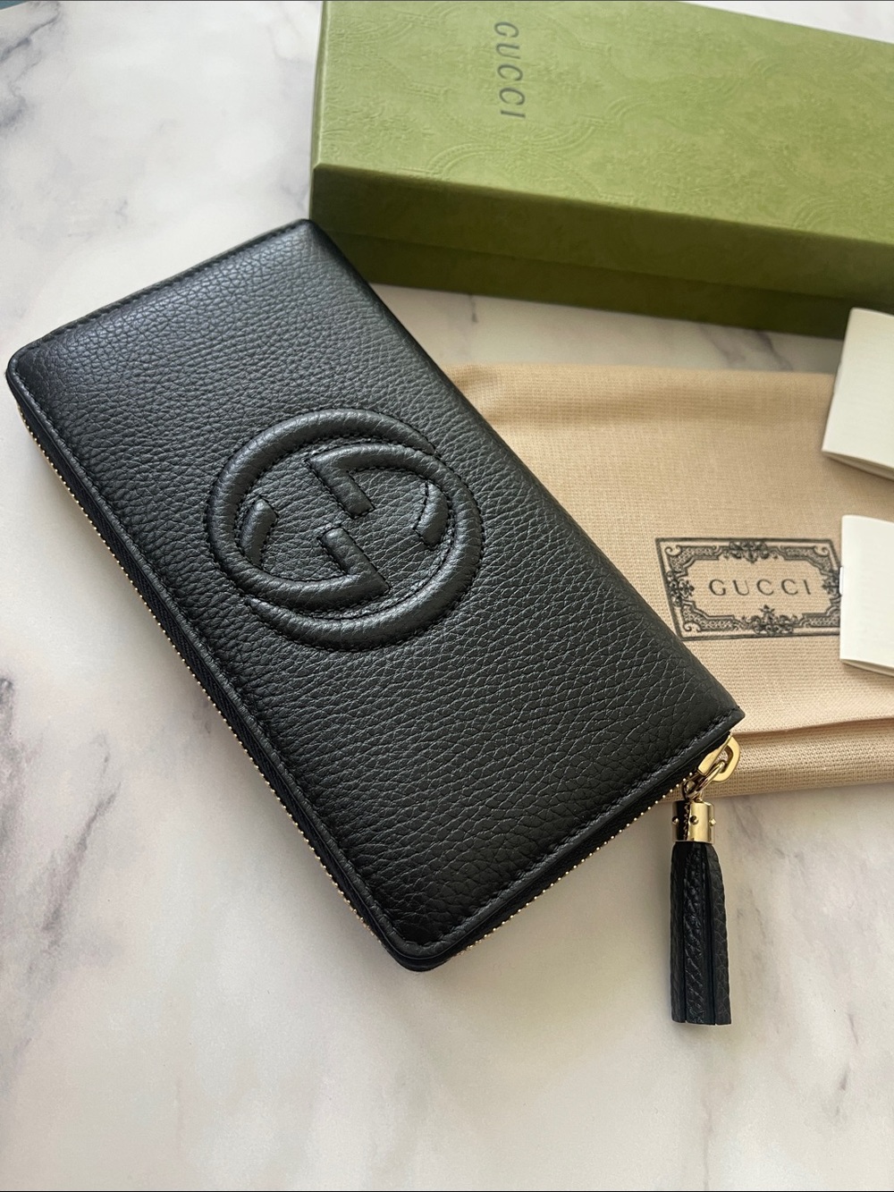 $1,170 New, Authentic Gucci Black Pebbled Leather Zip Wallet with Interlocking G